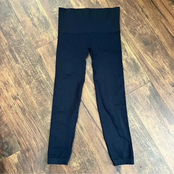 Spanx Seamless Cropped Leggings Stretch Black Size XL - Picture 2 of 5